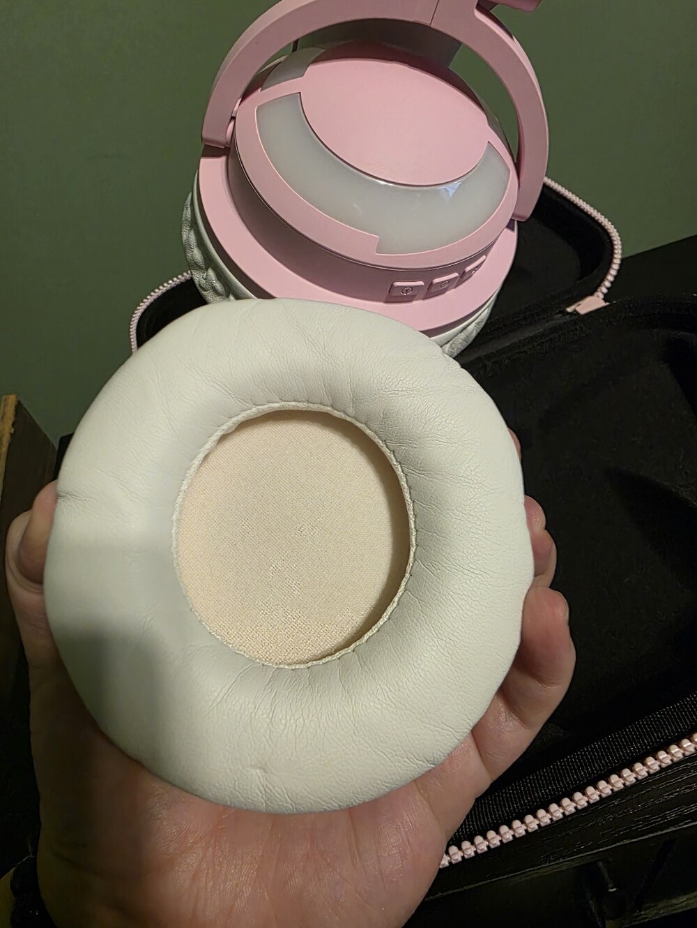 YOWU Pink Cat Ear 3G Wireless Headphones Excellent Condition with Carrying Case - Picture 6 of 16